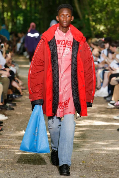 Look 40